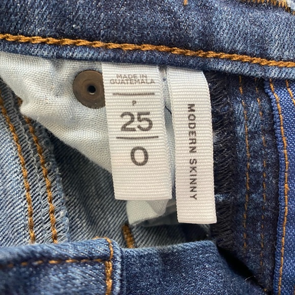 LOFT modern skinny jeans with distressing Size-0P(25) - Picture 4 of 5